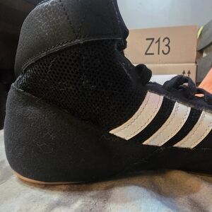 Adidas Boys Wrestling Shoes SIZE 5